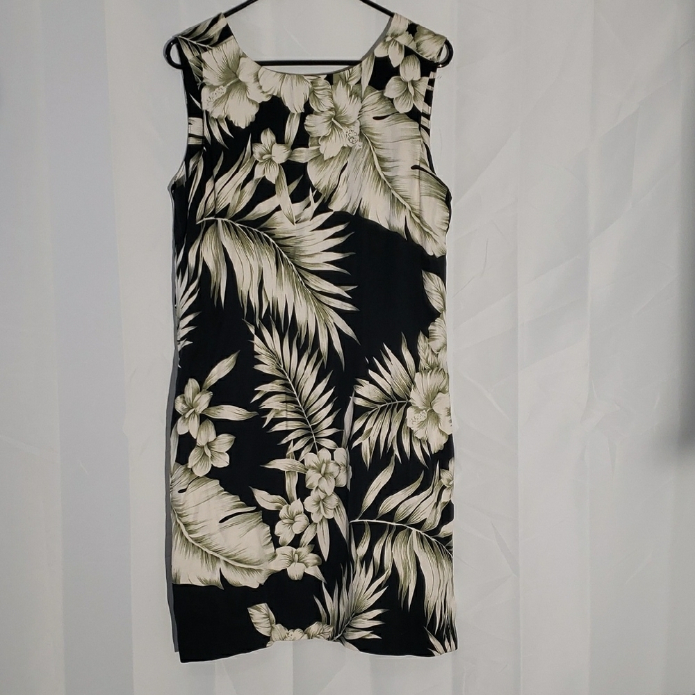 Tommy Bahama 100% silk Floral Black, Cream, and Green Sleeveless Dress size 12